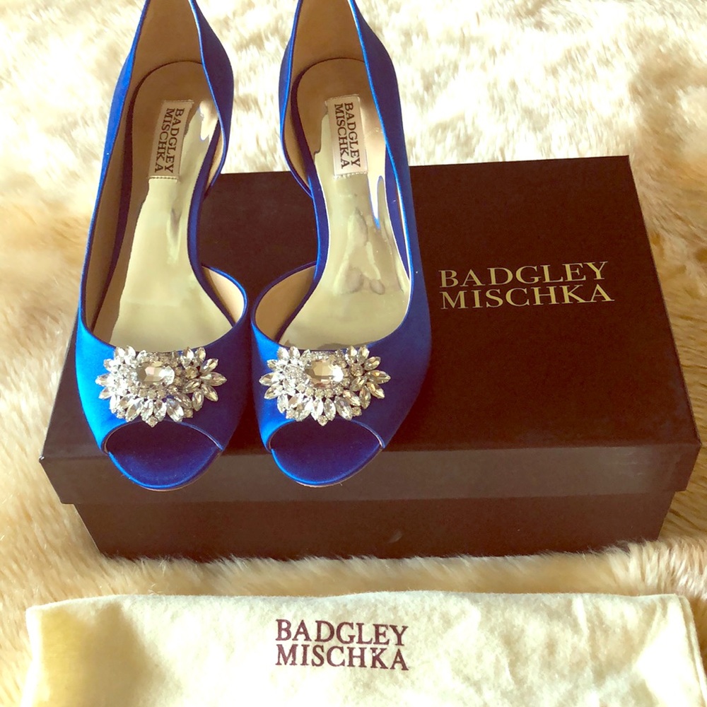 BADGLEY MISCHKA EMBELLISHED PEEP TOE PUMPS